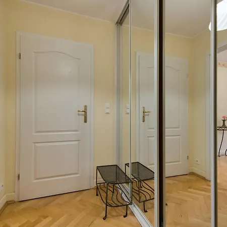 Ogrodowa By Renters דירה *